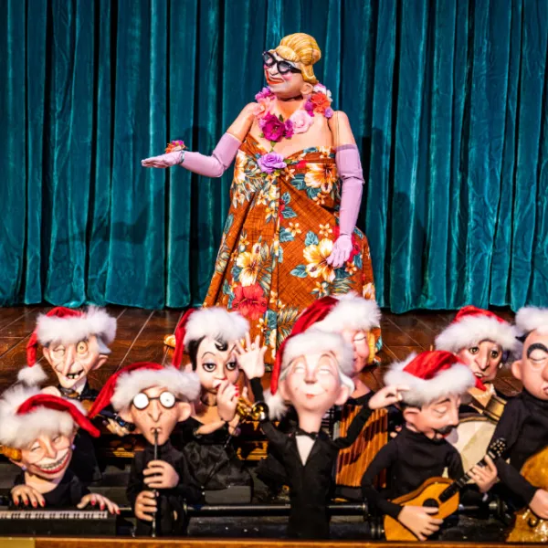Set & Costume Design: Ronnie Burkett. Photos by Dahlia Katz.