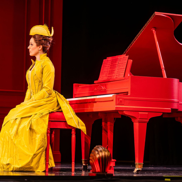 Company members in The Importance of Being Earnest at the Grand Theatre. Alistair Newton – Director. Stephen Ingram – Music Director. George Absi – Choreographer. Michelle Tracey – Set Designer. Judith Bowden – Costume Designer. Siobhán Sleath – Lighting Designer. Olivia Wheeler – Sound Designer. Michael Hart – Stage Manager. Photography by Dahlia Katz. 
